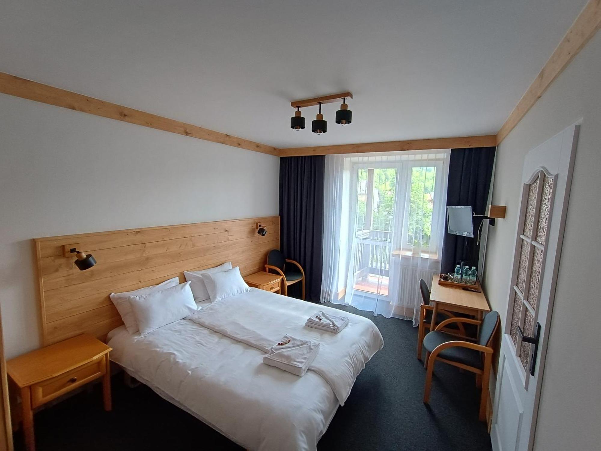 Hotel Wysoka Ze Sniadaniem