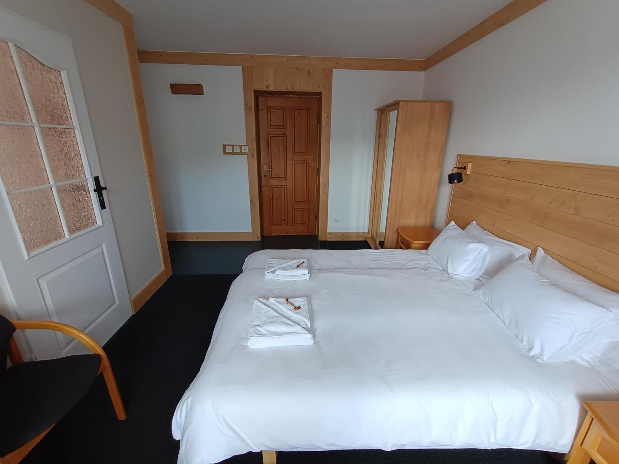 Hotel Wysoka Ze Sniadaniem 3*