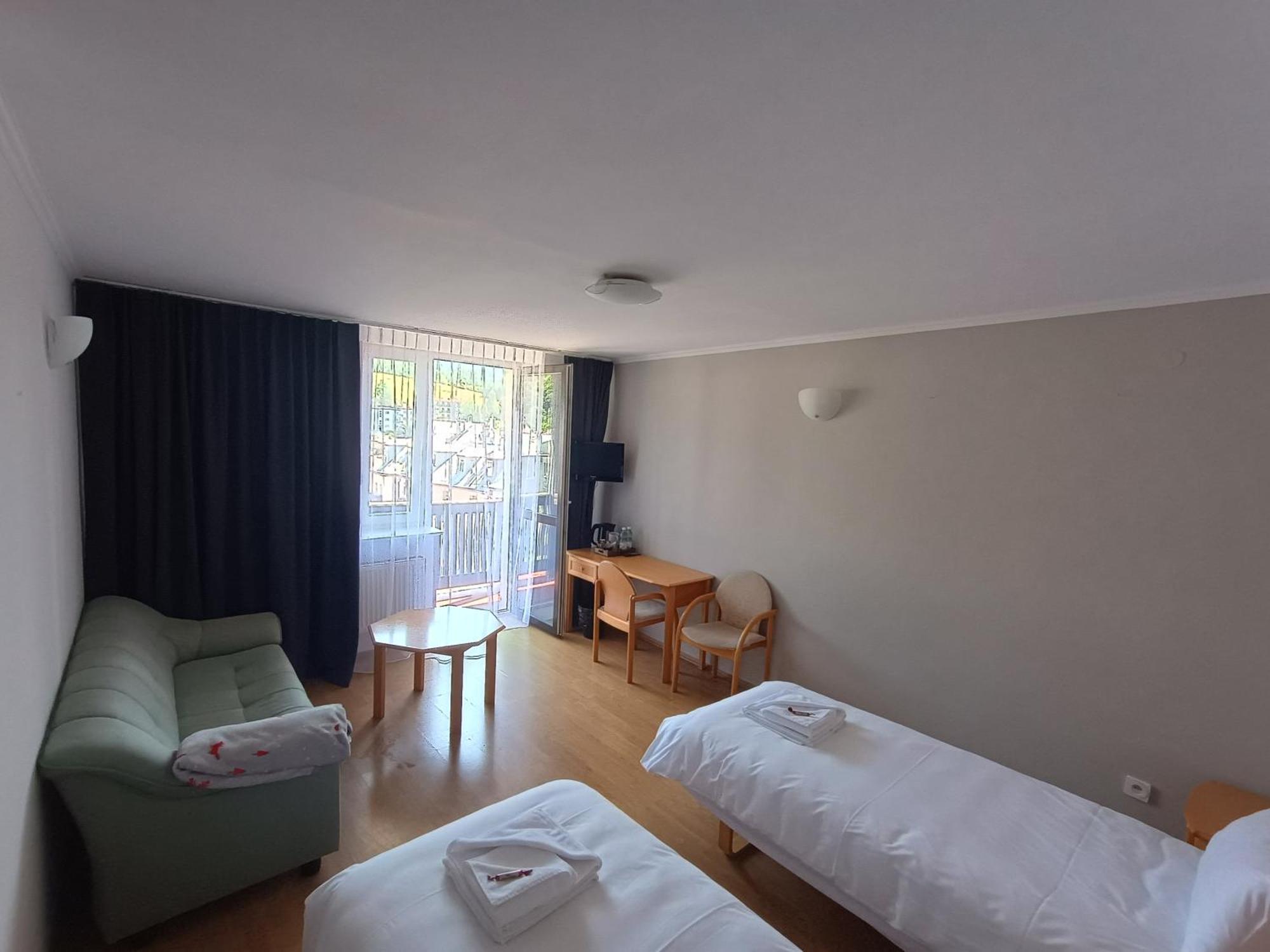 Wysoka Ze Sniadaniem Hotel 3*