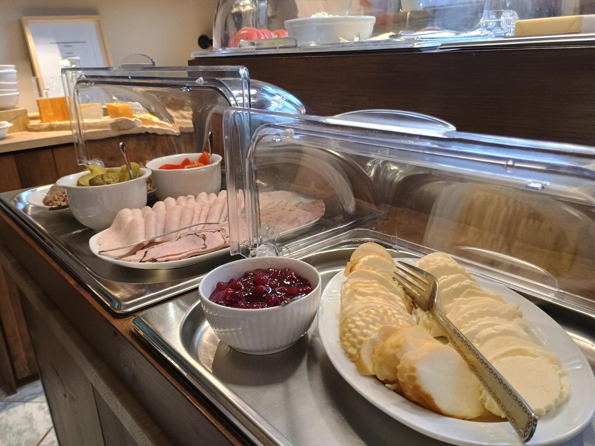 Hotel Wysoka Ze Sniadaniem 3*