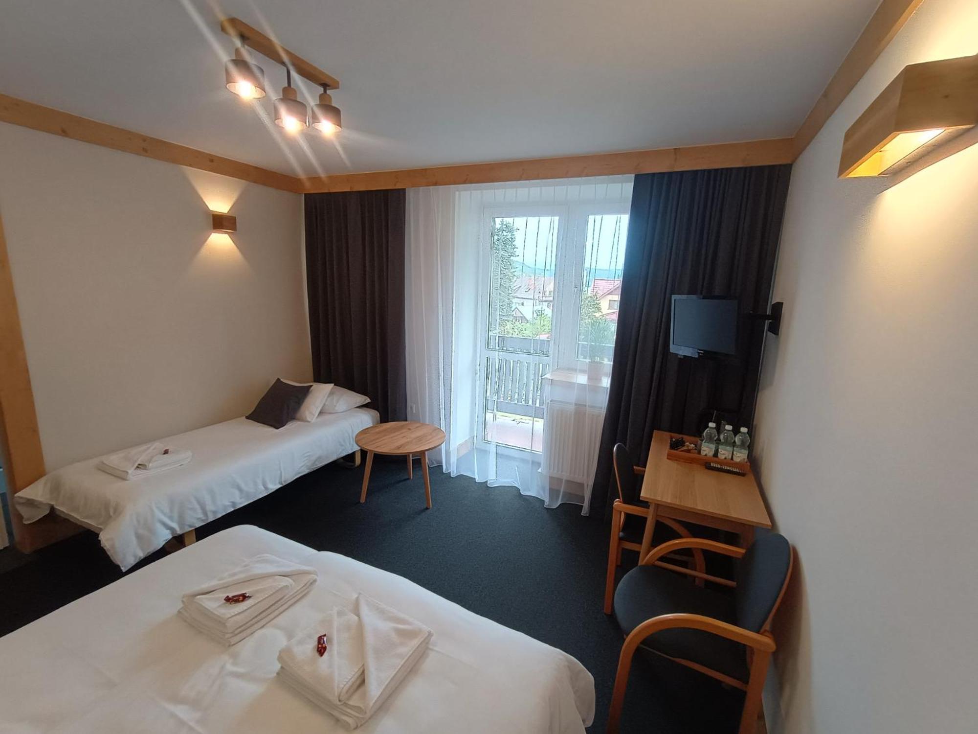 Wysoka Ze Sniadaniem Hotel